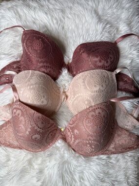 Adrienne Vittadini Lace Bra Set in Rosewood and Blush